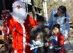     Завершилась новогодняя акция фонда «Ашана» «Стань Дедом Морозом»
