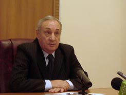 В своих отношениях с Грузией Абхазия намерена твердо придерживаться общепризнанного принципа запрета применения силы, - Сергей Багапш