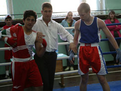 Сборная Абхазии блестяще выступила на открытом Чемпионате г. Курчатова по боксу «Спасибо деду за победу»