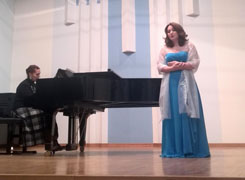 В Москве в колледже имени Гнесиных прошел сольный концерт Елены Анкваб. 