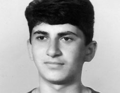 Одному из первых классов  сухумской школы №1 присвоили имя Эдуарда  Шанава, погибшего в мартовском наступлении 1993 года
