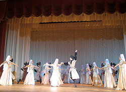 Государственный ансамбль народного танца Республики Абхазия «Кавказ» выехал на гастроли в Россию 