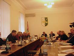 В канун Дня конституции в Сухуме состоялся круглый стол, посвященный развитию конституционного строя Абхазии за 16 лет 