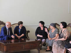 Премьер-министр Леонид Лакербая встретился с родственниками добровольцев, пропавших без вести в ходе Отечественной войны народа Абхазии 