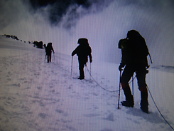 Начальник Гидрометеослужбы  Левард Барцыц с группой российских и молдавских метеорологов  участвовал  в экспедиционном восхождении  на  гору Эльбрус