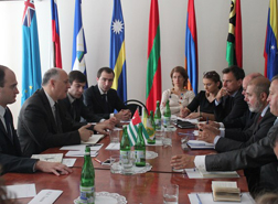 Сопредседатели Женевских дискуссий встретились с министром иностранных дел Абхазии Вячеславом Чирикба