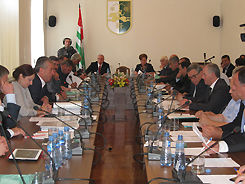 Депутаты парламента приняли постановление «Об объявлении амнистии  в ознаменование двадцатой годовщины Дня независимости Республики Абхазия - 30 сентября 2013 года»