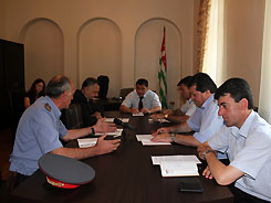 В связи со скоропостижной кончиной президента Республики Абхазия состоялось расширенное заседание Совета Безопасности РА