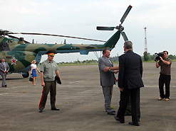 В Абхазию с рабочим визитом прибыл министр обороны Российской Федерации Анатолий Сердюков