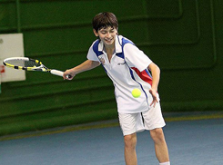 Ален Авидзба занял первое место на чемпионате Европы по большому теннису.