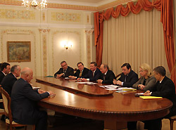 Владимир Путин и Александр Анкваб обсудили перспективы развития сотрудничества между Россией и Абхазией