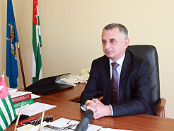Сафарбей Миканба: Расследование уголовного дела по факту покушения на президента Абхазии близится к завершению 