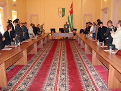 Президент принял делегации абхазской диаспоры из Турции и абазин из Карачаево-Черкессии