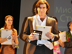  Орхан Барциц – «Вице-мистер» конкурса "Мисс и мистер студенчество", состоявшегося в Москве