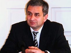 ЦИК Абхазии зарегистрировал инициативную группу по выдвижению кандидатом в президенты Рауля Хаджимба