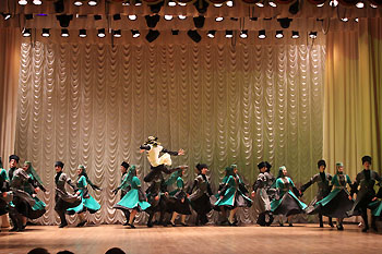 Старинный абхазский танец