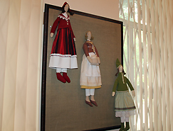 В культурно-благотворительном центре «Мир без насилия» открылась  выставка тильда-кукол абхазской рукодельницы Римы Хашба и  натюрмортов  Анны Любосей 