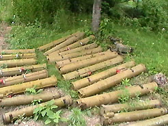 В селах Дурипш и Джирхва Гудаутского района обнаружено шесть тайников оружия и боеприпасов