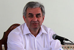 Рауль Хаджимба продолжает встречи с избирателями в разных районах Абхазии